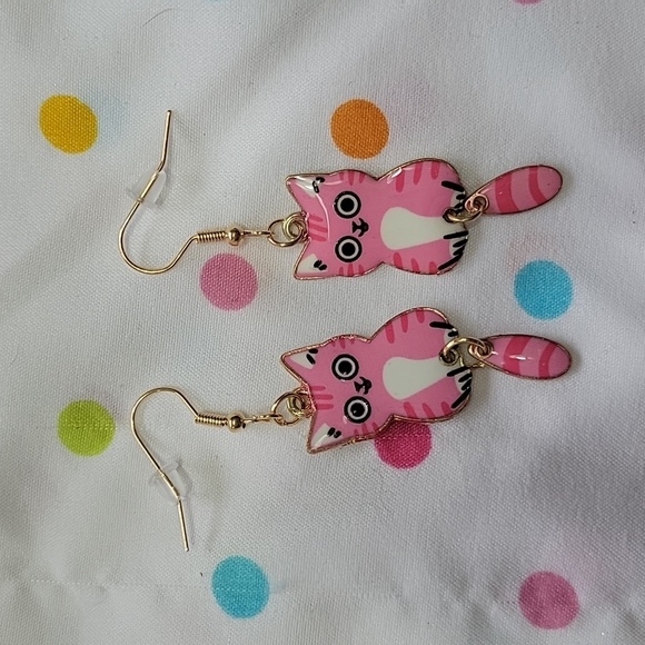 Jewelry - Cat Earring With Swinging Tail